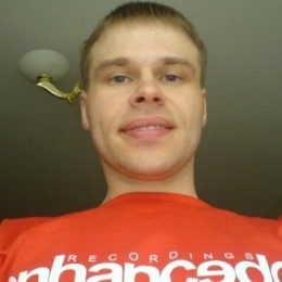 Молодой парень, ублажу даму Молодой парень, ублажу даму